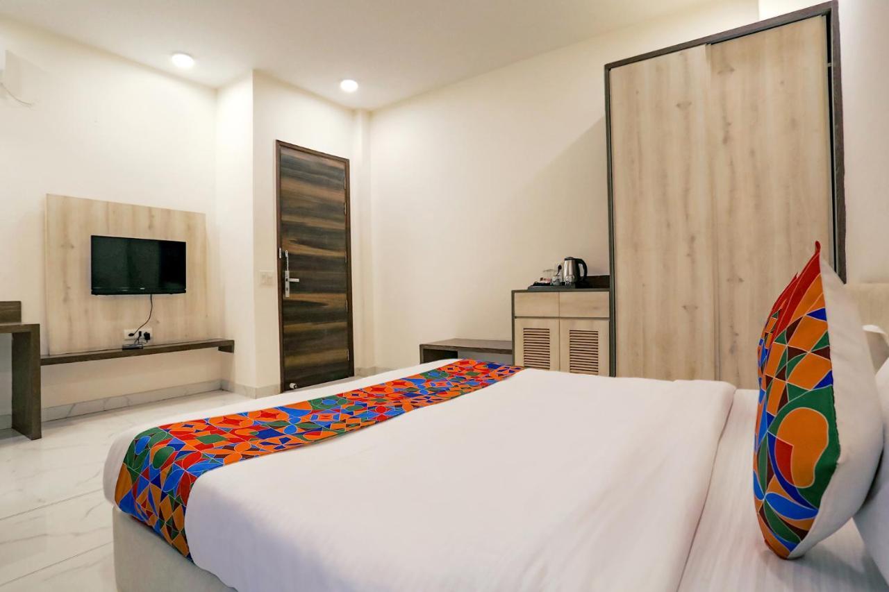 Fabhotel Ab Inn Huda City Center Gurgaon Exteriör bild