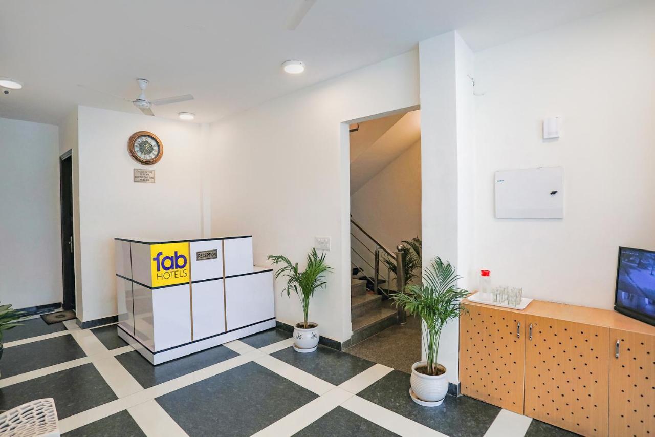 Fabhotel Ab Inn Huda City Center Gurgaon Exteriör bild
