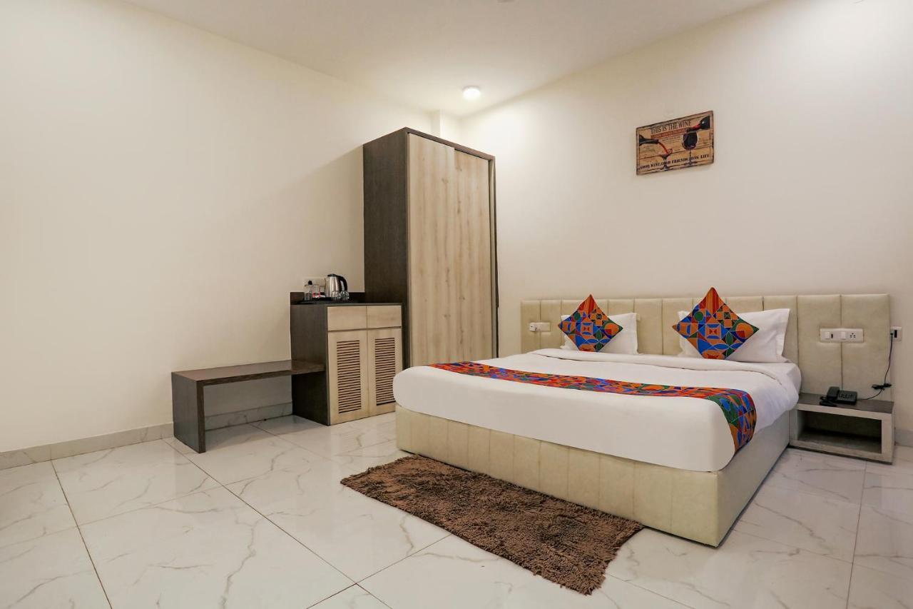Fabhotel Ab Inn Huda City Center Gurgaon Exteriör bild