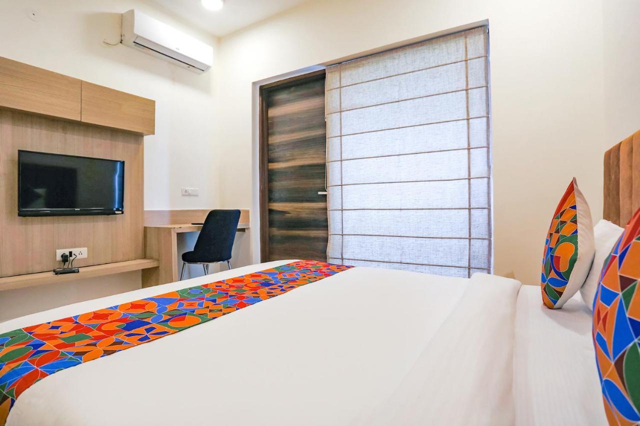 Fabhotel Ab Inn Huda City Center Gurgaon Exteriör bild