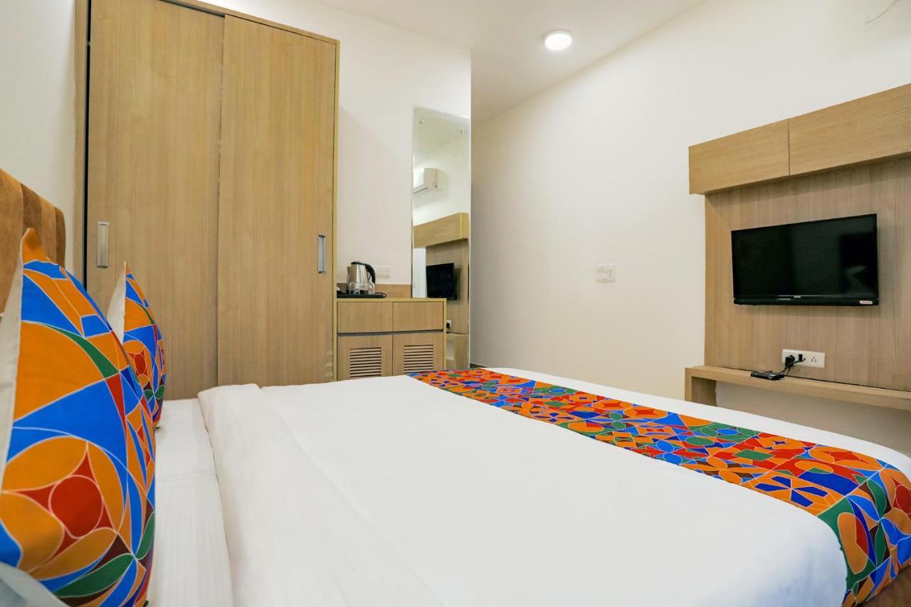 Fabhotel Ab Inn Huda City Center Gurgaon Exteriör bild